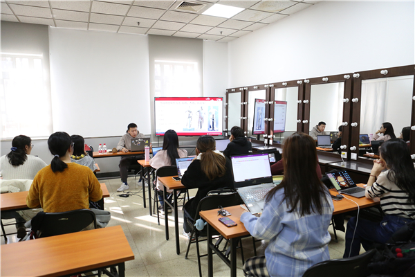 0903e67be11945fd85f2c46d26e74562.jpg yshshjk07.jpg