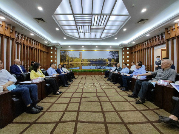 2b4e0471cb0247a9923779d4fdfcea35.jpg 123.jpg